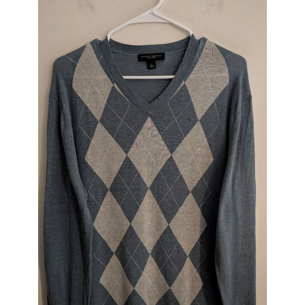 Men's Banana Republic L Blue Beige Argyle V-Neck Sweater
